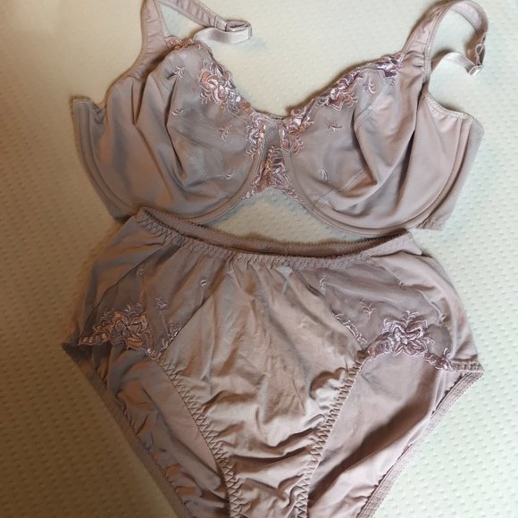 Olga Other - Olga Vintage Pink Unlined Bra and Panty Set